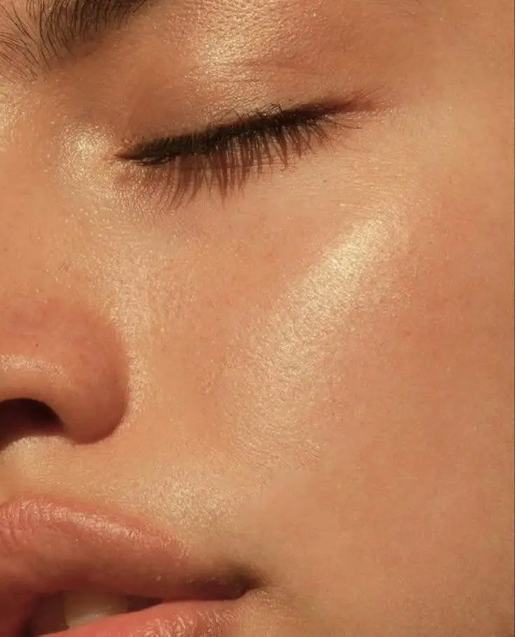 El equilibrio entre estética y bienestar está en Kim & Co Beauty. Estamos en Barcelona con tratamientos faciales, Endospheres y más.