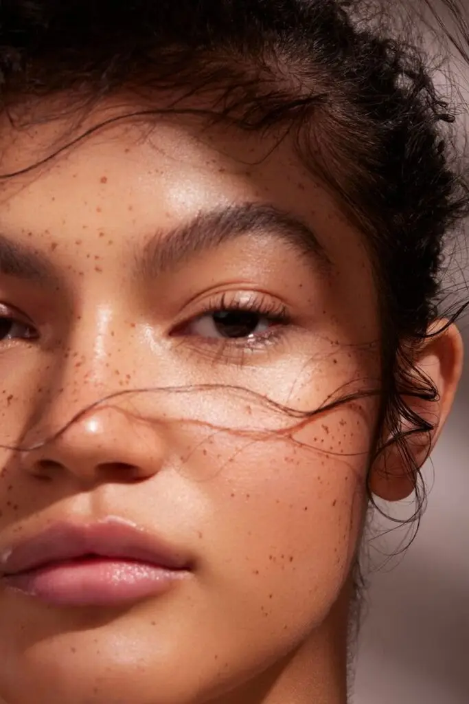 Renueva tu piel en Kim & Co Beauty, Barcelona. Expertas en Endospheres, limpieza facial profunda, mesoterapia y tratamientos a medida.