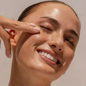 Bienvenida a Kim & Co Beauty, tu espacio de cuidado y bienestar en Barcelona. Tratamientos faciales, corporales y tecnología estética.