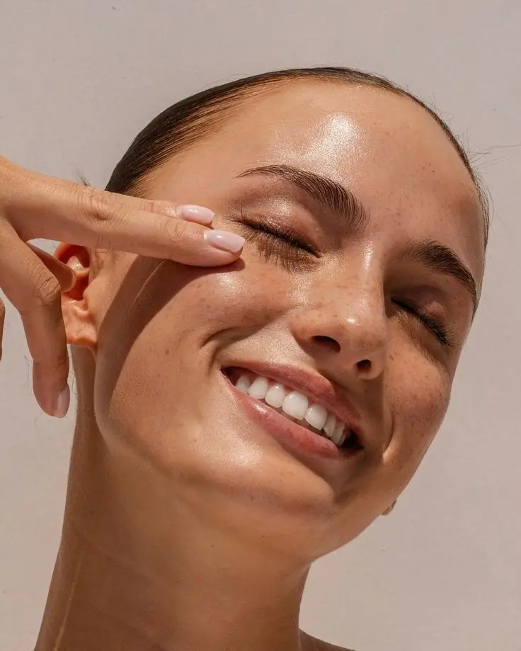 Bienvenida a Kim & Co Beauty, tu espacio de cuidado y bienestar en Barcelona. Tratamientos faciales, corporales y tecnología estética.