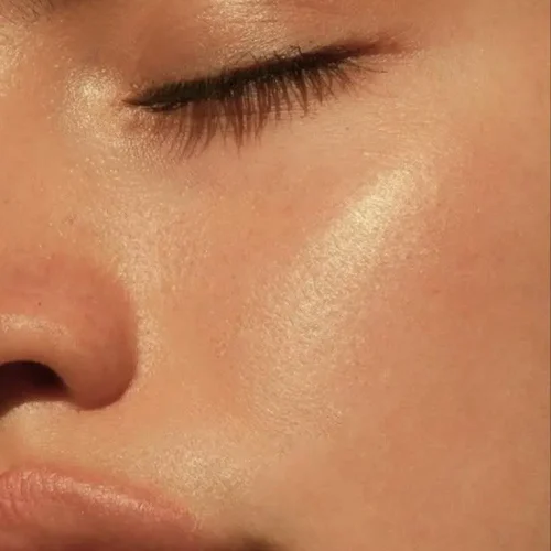 El equilibrio entre estética y bienestar está en Kim & Co Beauty. Estamos en Barcelona con tratamientos faciales, Endospheres y más.